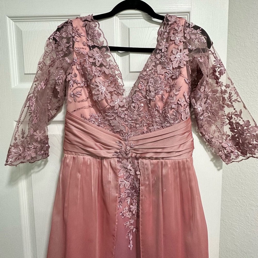 Elegant Long dress Size US 6 - NEW
